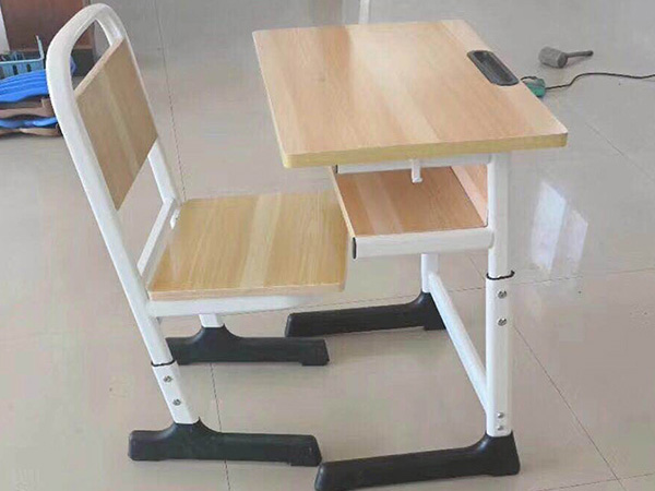 課桌椅