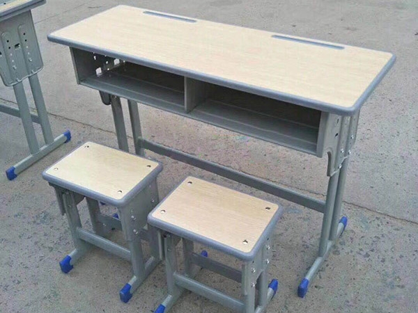 如何選擇學校學生課桌椅